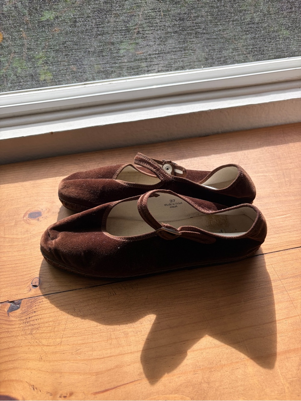 Classic Brown Mary Jane Flats with Adjustable Strap